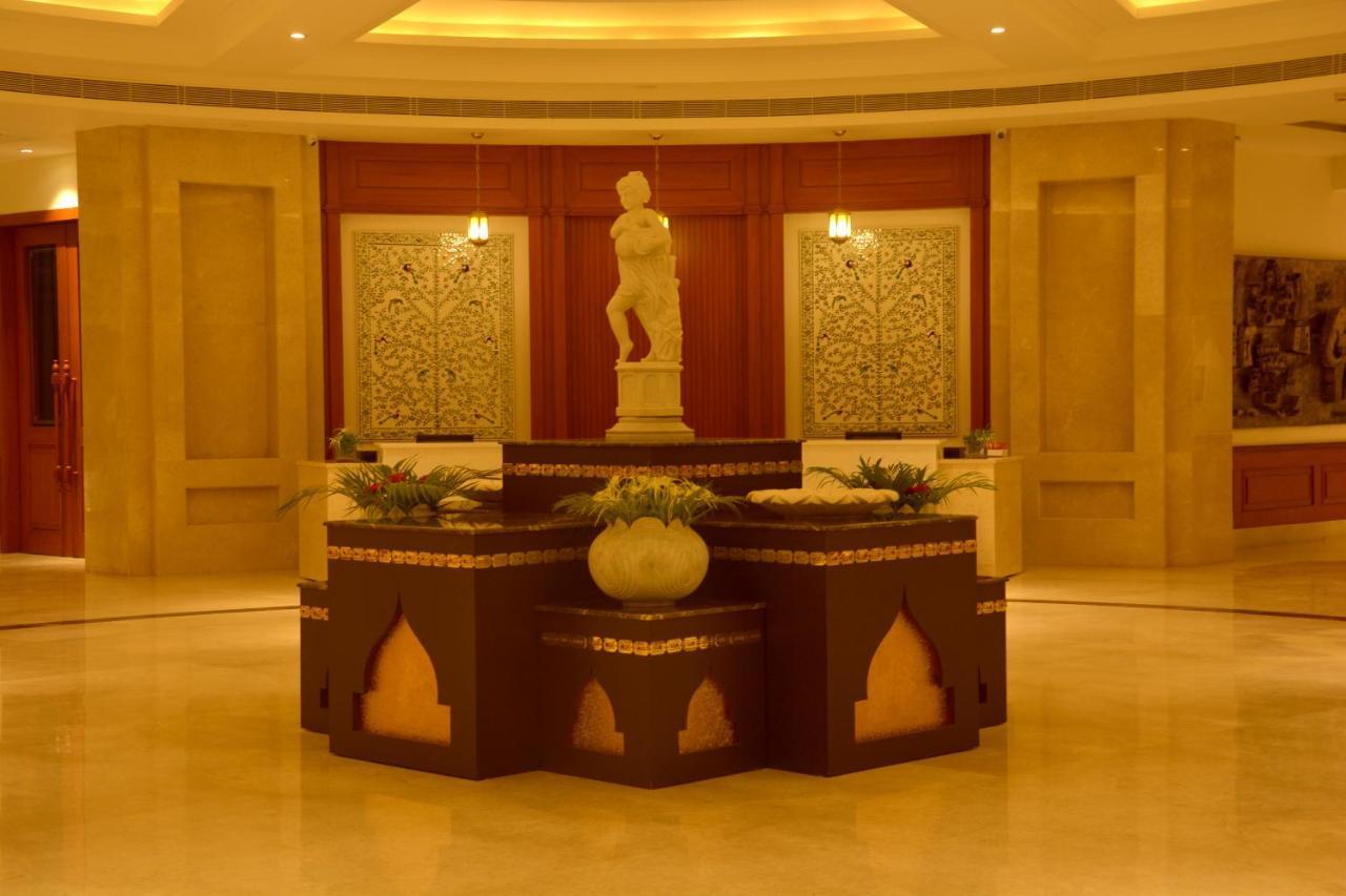 Hotel Chandela Khajuraho Bagian luar foto