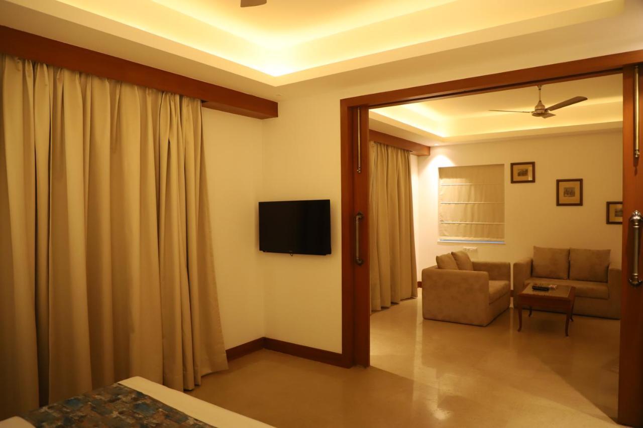 Hotel Chandela Khajuraho Bagian luar foto