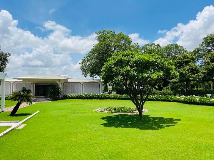Hotel Chandela Khajuraho Bagian luar foto