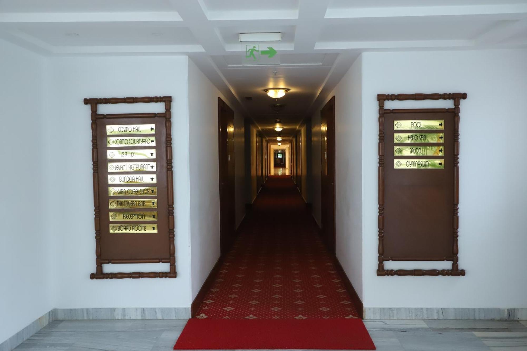 Hotel Chandela Khajuraho Bagian luar foto