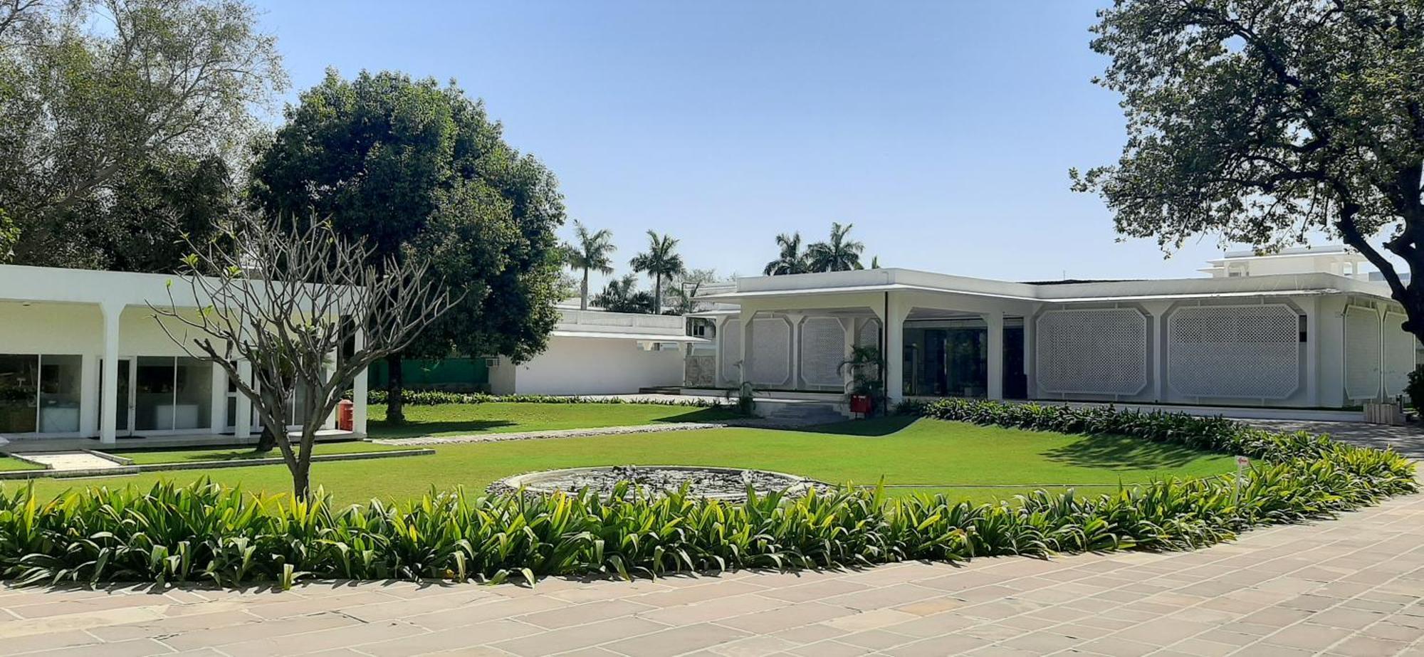 Hotel Chandela Khajuraho Bagian luar foto